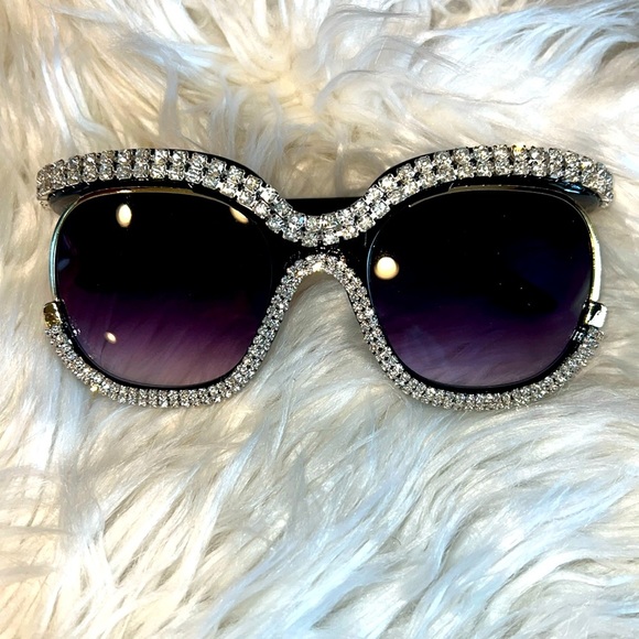 Accessories - Sunglasses new without tags